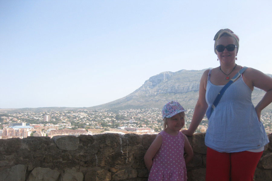Student Mirka Savolainen with her daighter