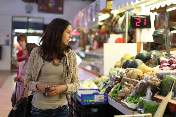 Dénia, destination to study Spanish and eat well Spanish student visiting the Denia market