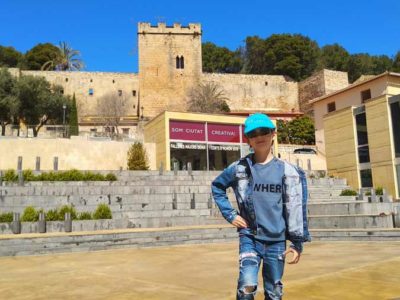 Spanische Nebensaison-Minigruppe (5-15 Jahre)