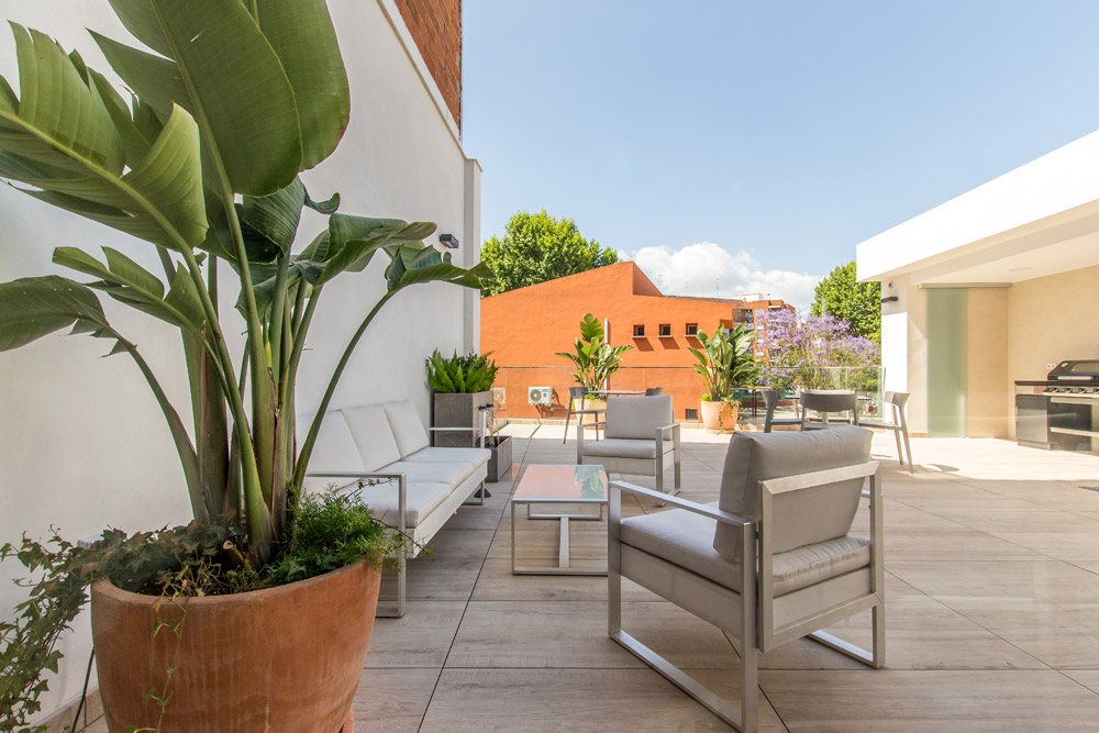 Terrasse der spanischen Schule in der Nacht