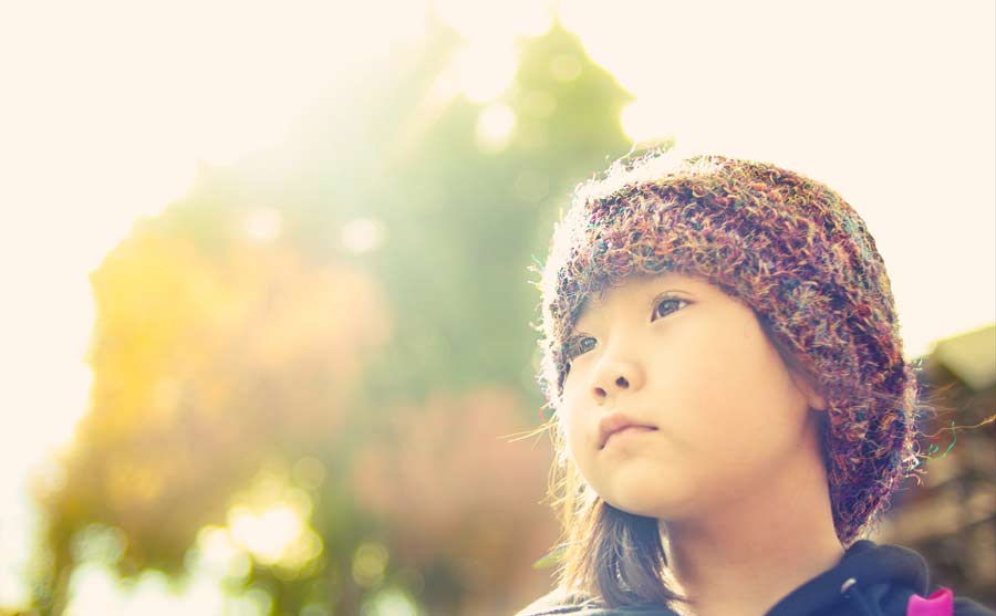 asiatisches Mädchen lernt Spanisch