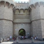 Grupo escolar en Valencia, España, en las torres de Serrano