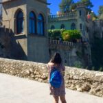 Estudiante hace fotos al castillo de Játiva en España