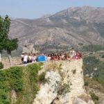 Schulgruppe in Castell de Guadalest, Spanien