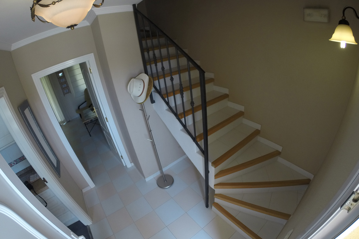 Entrance and stairs of Marina Azul beach apartment in Denia