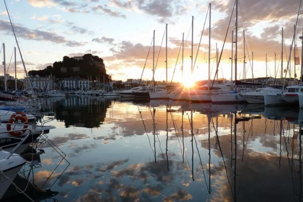 Hafen von Denia in Spanien