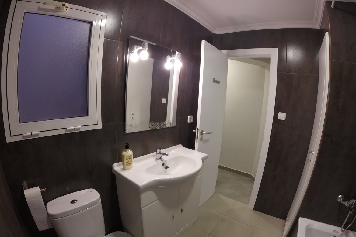 Bathroom of the flatshared for students