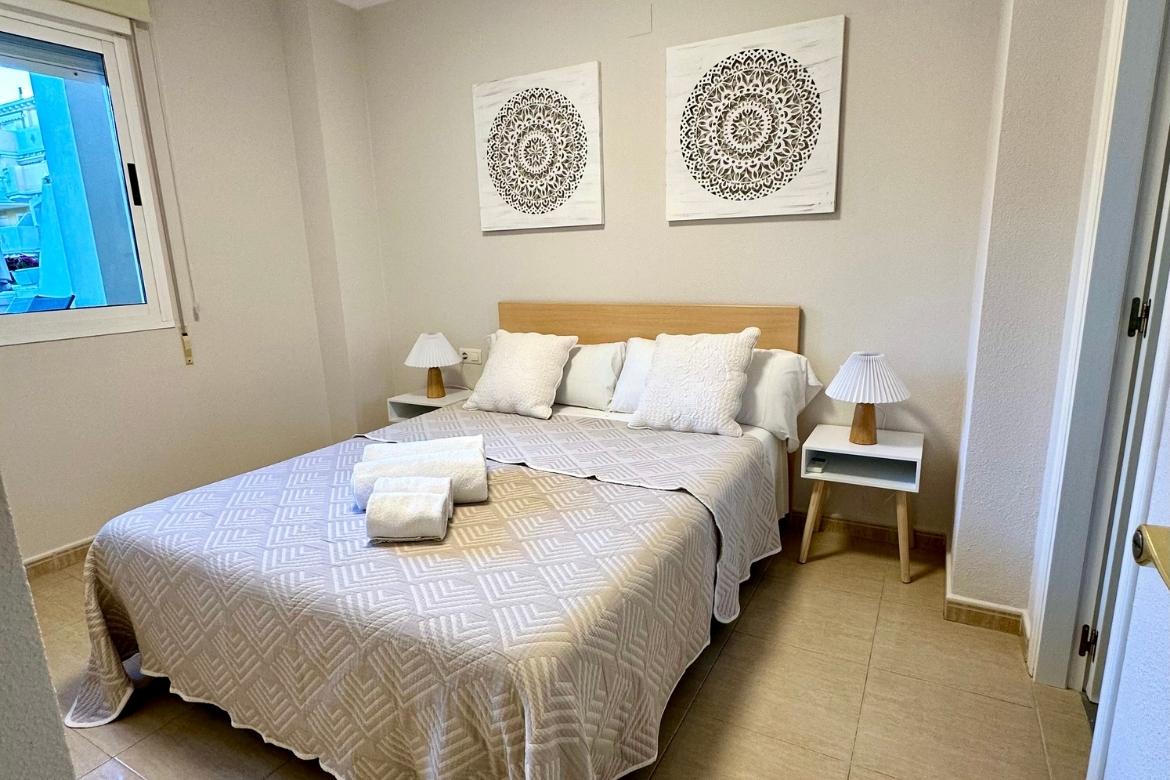 Dormitorio del apartamento de playa en Denia