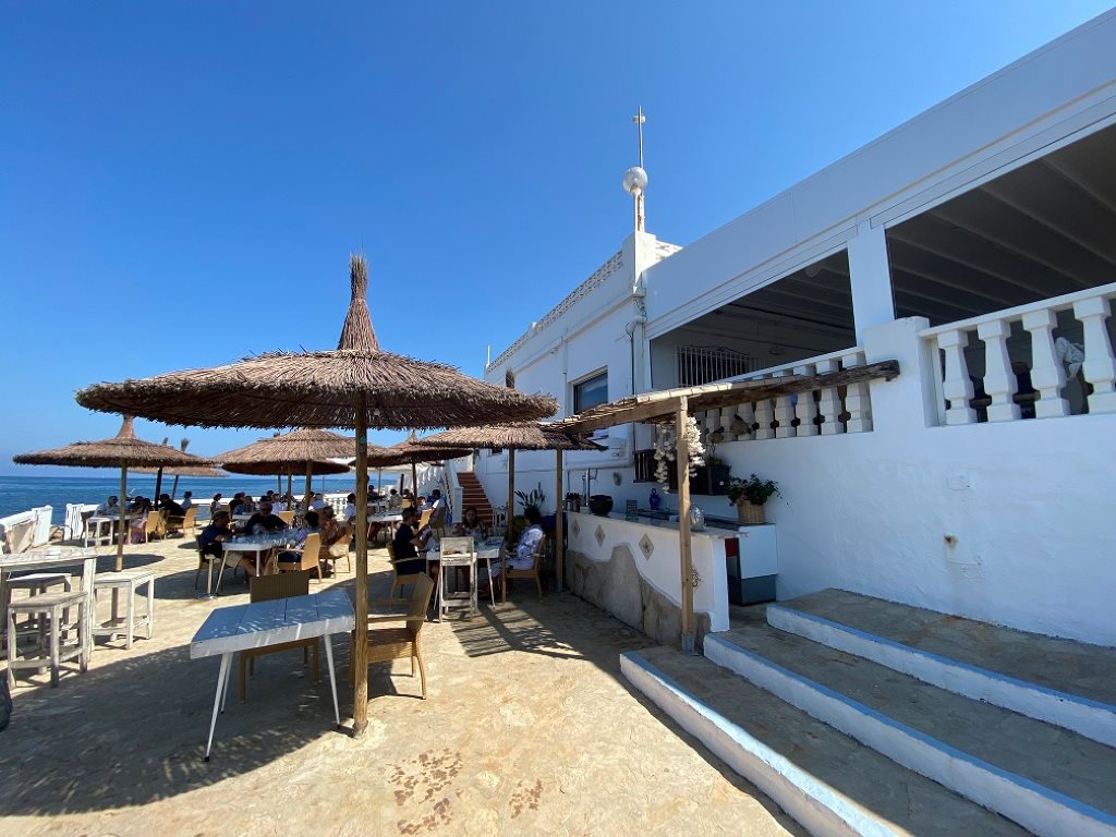 Restaurant avec une bonne vue sur la mer à Denia